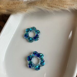 recharge mini fleur en résine avec paillettes bleues et vertes