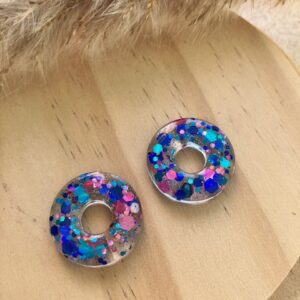 recharge ronde en résine avec paillettes rose et bleue