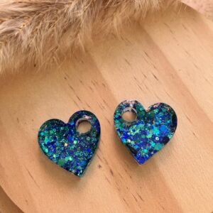 recharge cœur résine avec paillettes bleues et vertes